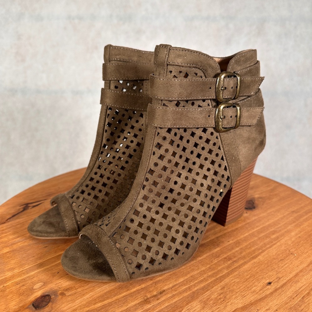 JustFab Perforated Booties Women 10 Brown Good Block Heel Buckle Peep Toe Ankle